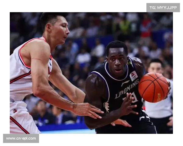 马达莱纳与马哈切夫冠军卫冕战，专家看好站立对决